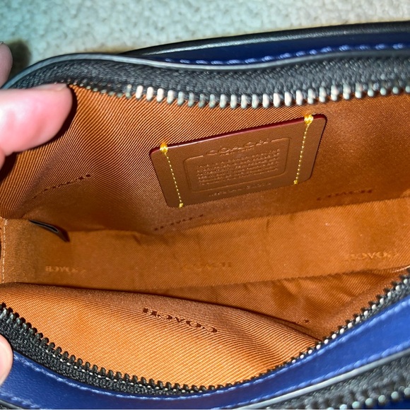 Coach Charter Crossbody Sling Front carry Pack belt bag - Picture 5 of 8